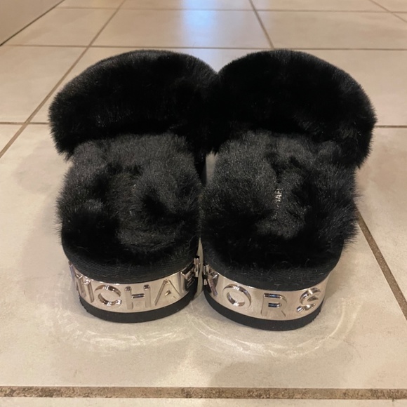 Michael Kors Fluffy Slippers - Picture 3 of 4
